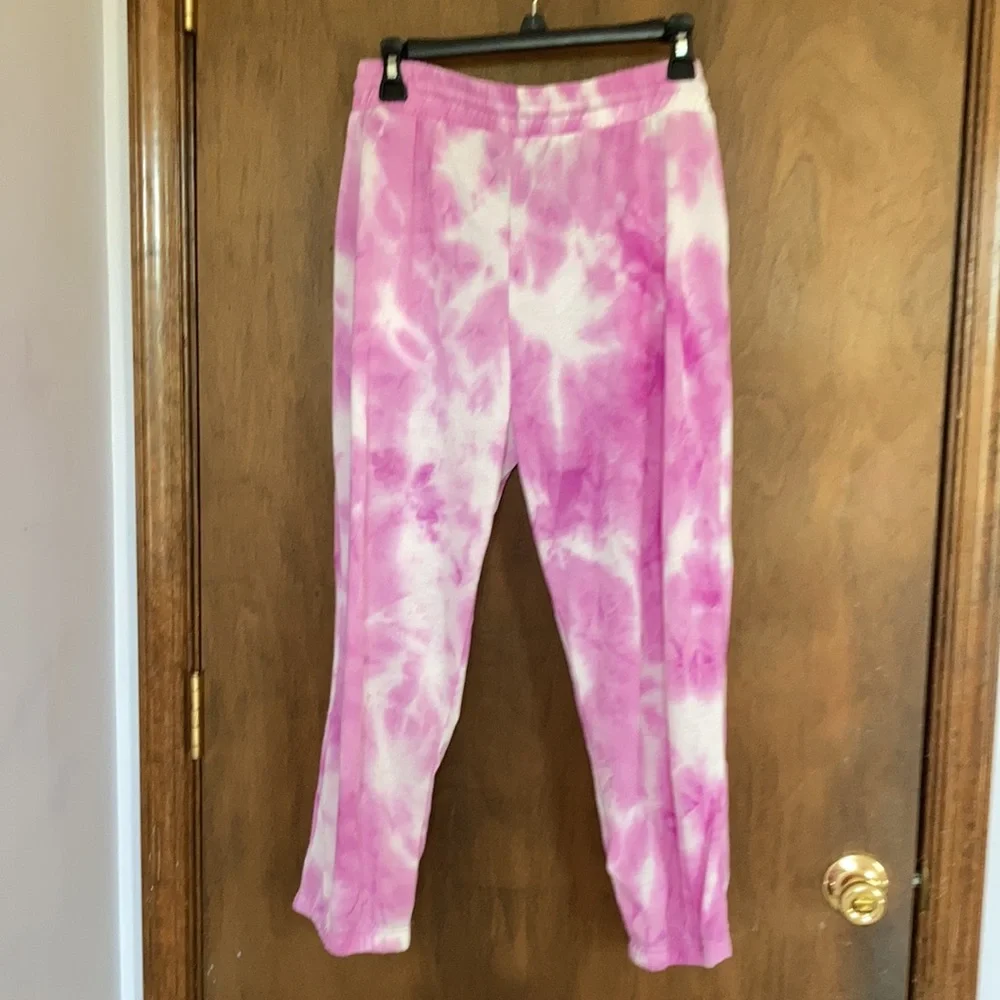 Top with cut out in back & jogger pant tie dye set pink M Juniors - Picture 17 of 17